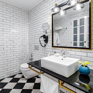 Club Twin Room